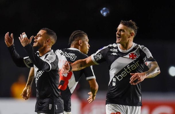 PHILIPPE COUTINHO - Fez um bom jogo e parou em ao menos três grandes defesas do goleiro adversário. Na segunda etapa, saiu para a entrada de Payet. NOTA 7,5 - Foto: Divulgação/Conmebol