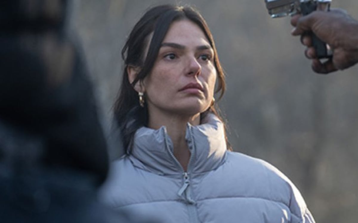 Para os brasileiros, não é apenas a presença de Stallone que chama a atenção. A atriz Isis Valverde (“Faroeste Caboclo”), conhecida por novelas da Globo, faz sua estreia internacional no papel de Bridgette Rousseau, amiga do casal que protagoniza a ação.

