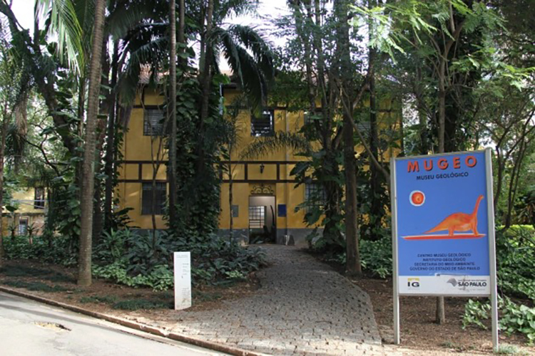 Museu Geológico de São Paulo: Fica no Parque Água Branca, que ocupa uma vasta área verde de 137 mil metros quadrados no distrito de Barra Funda, na capital paulista. 