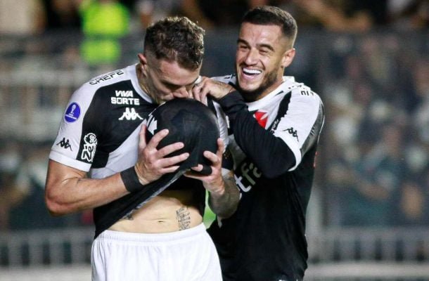 VEGETTI - Sempre o destaque do time. Brigou pelas bolas aéreas, se dedicou defensivamente e, como de costume, decidiu o jogo. Marcou mais um gol de cabeça com a camisa do Vasco e se tornou o segundo maior artilheiro estrangeiro da história do clube. NOTA 8,0 - Foto: Matheus Lima/Vasco