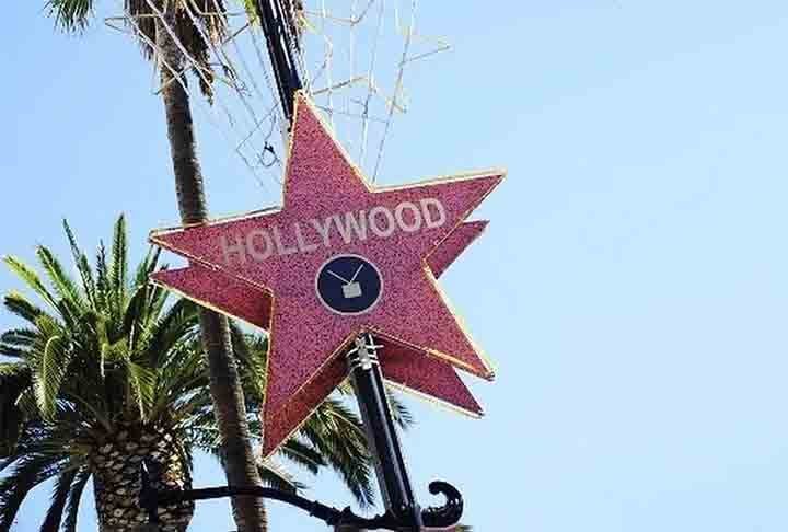 A versão mais difundida sobre a origem da ideia é a de que E.M.Stuart inspirou-se no no teto do Hollywood Hotel, que trazia os nomes estampados em estrelas. 
