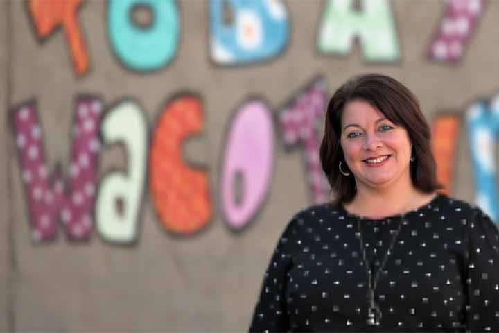 "Para pessoas em hospitais e prisões, caminhar no labirinto como uma prática de integrar mente-corpo pode ajudar em curas, além das formas tradicionais de tratamento médico ou aconselhamento", diz Jocelyn Shealy McGee, professora assistente na Escola de Serviço Social Diana R Garland da Baylor University, no Texas.