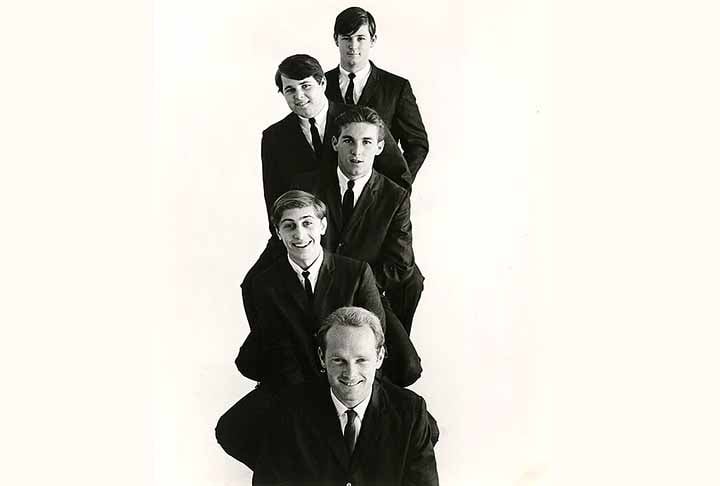 O álbum Pet Sounds contém clássicos como "Wouldn't It Be Nice", "Sloop John B", e "God Only Knows", é considerado um dos maiores discos da história da música.