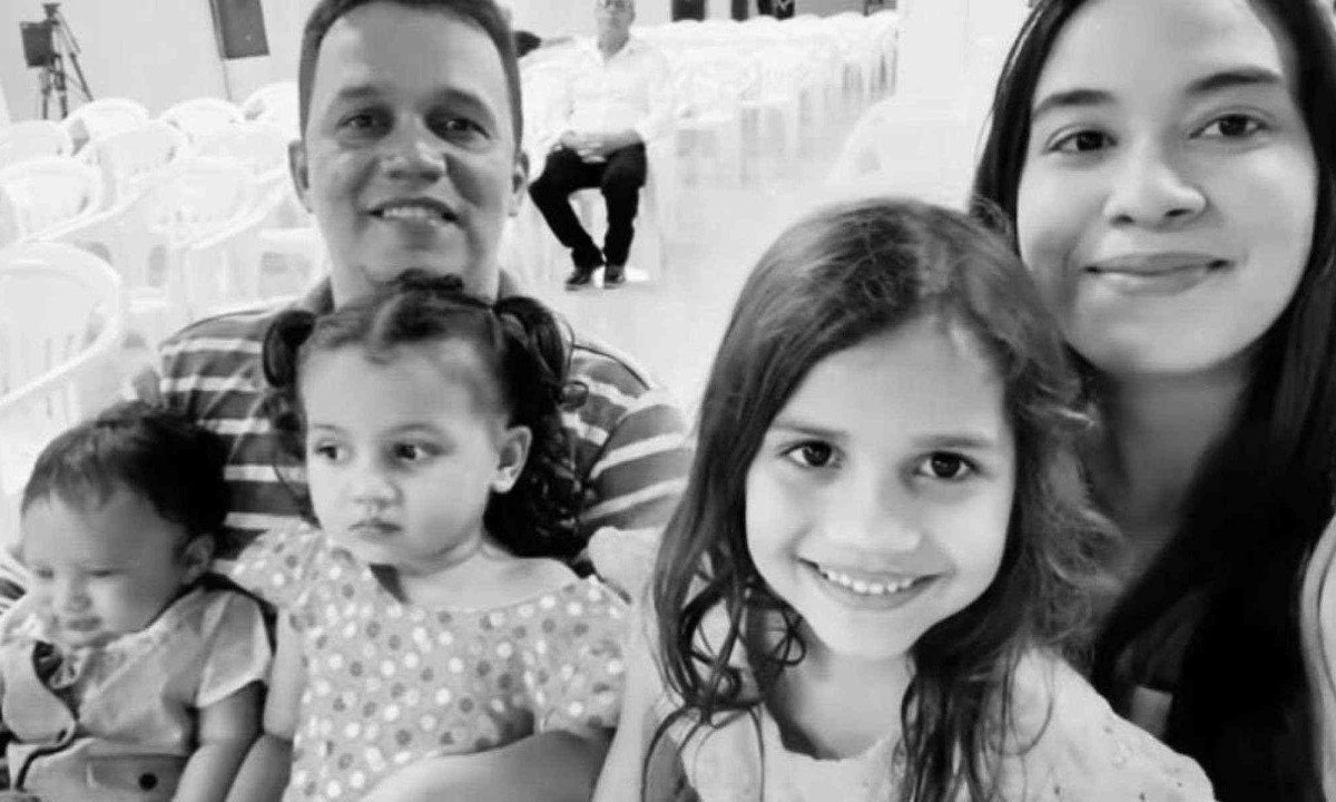 As irmãs, Laura e Lorena, de 2 e 6 anos, morreram no acidente de ônibus em Araguari, no Triângulo Mineiro, nessa terça (8); mãe e bebê sobreviveram -  (crédito: Reprodução/Redes sociais)