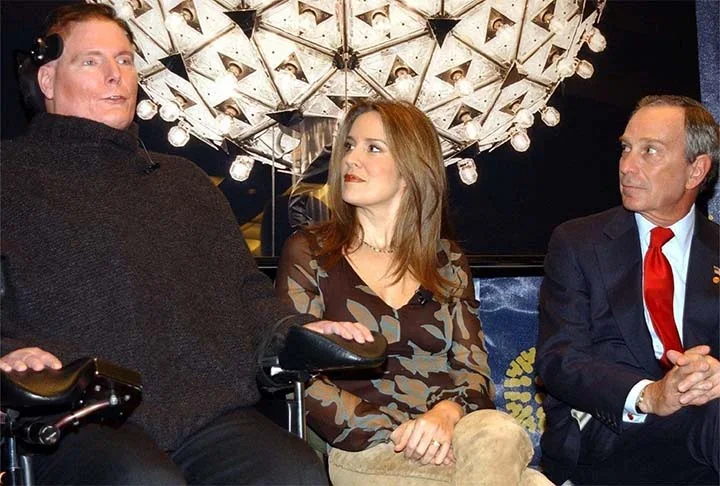 Um ano depois do acidente, o ator foi aclamado na cerimônia do Oscar. Em 27 de janeiro de 1996, foi condecorado com a Ordem Bernardo O'Higgins, como reconhecimento à defesa pública que fez dos atores chilenos durante a ditadura de Augusto Pinochet. 