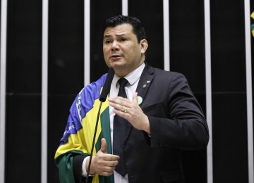 A fala ocorreu durante o debate do projeto de lei Projeto de Lei 4.012/2023, que tem a intenção de desarmar os agentes de segurança do presidente da República, Luiz Inácio Lula da Silva, e dos ministros de Estado -  (crédito:  Kayo Magalhaes/Câmara dos Deputados)
