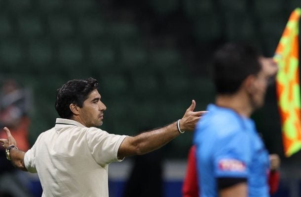 ABEL FERREIRA - Ainda tem muita dificuldade para fazer o time render. Falta um pouco da agressividade que marcou seus primeiros anos, com uma equipe que se mostrar muito passiva à partida. O português até conseguiu mexer na equipe no intervalo, mas ainda está longe do ideal. Nota: 6 - Foto: Cesar Greco/Palmeiras