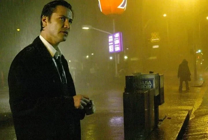 Keanu Reeves tambem é conhecido pela generosidade com seus companheiros de trabalho. O ator chegou a dar de presente R$ 55 mil para a equipe do quarto filme de John Wick.