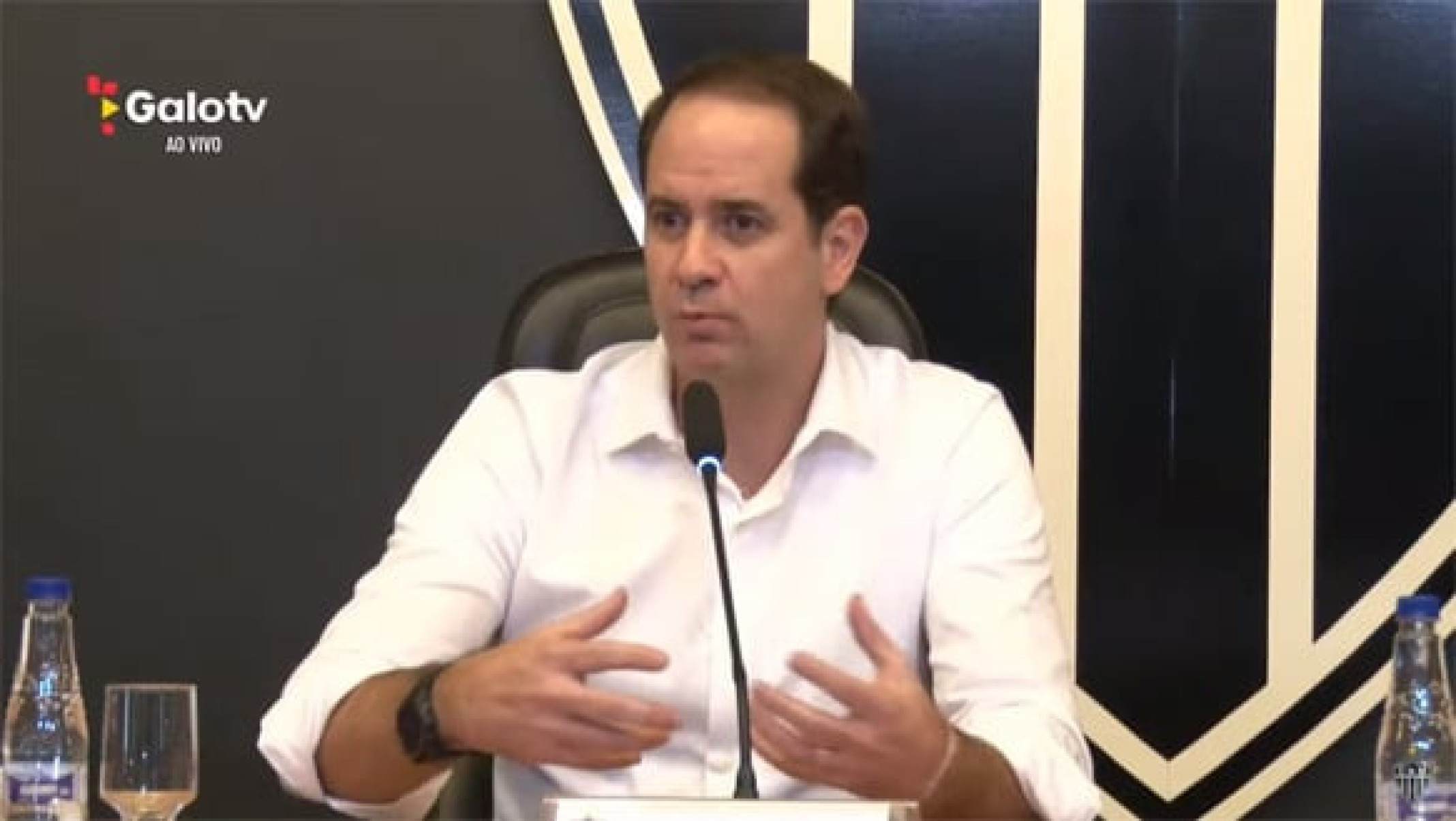 CEO do Atlético acena com vendas para ‘fechar contas’