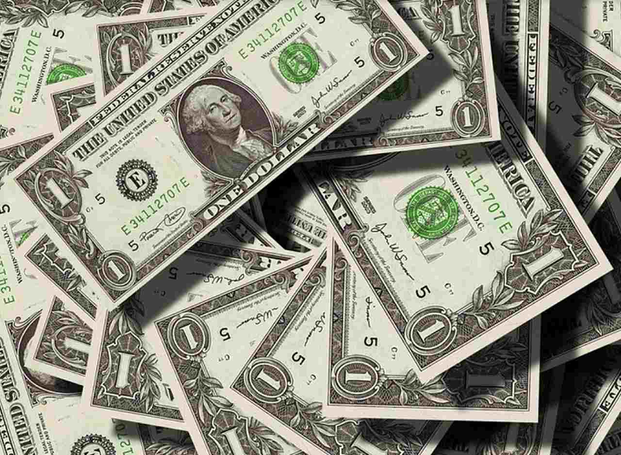 O lance inicial pelo “saquinho de ar” foi de meros US$ 5, mas no fim das contas acabou sendo arrematado por incríveis US$ 60 mil(!), em uma acirrada disputa que envolveu inúmeros fãs.
