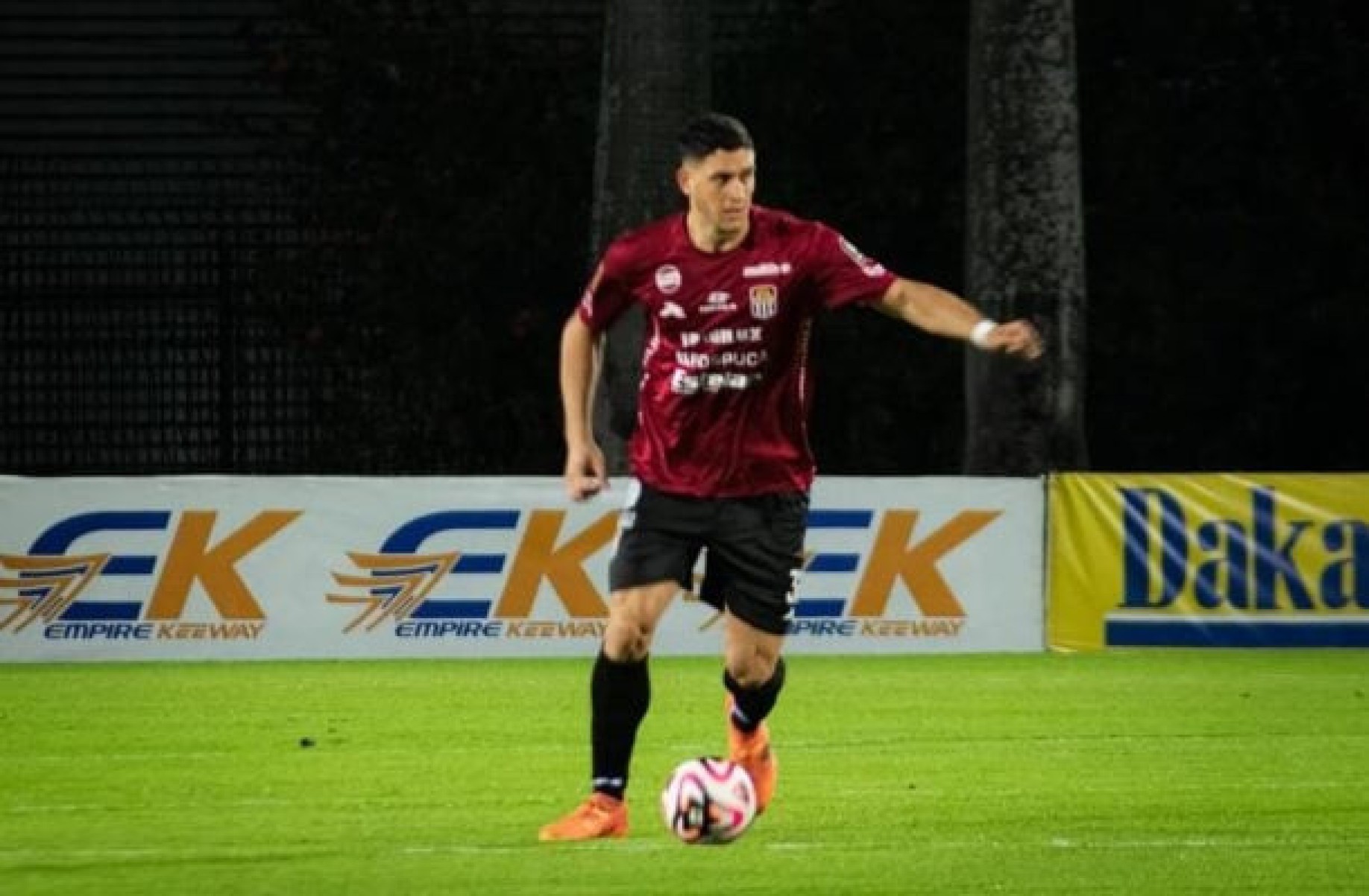 Zagueiro do Carabobo sofre concussão e fraturas após choque em partida contra o Botafogo