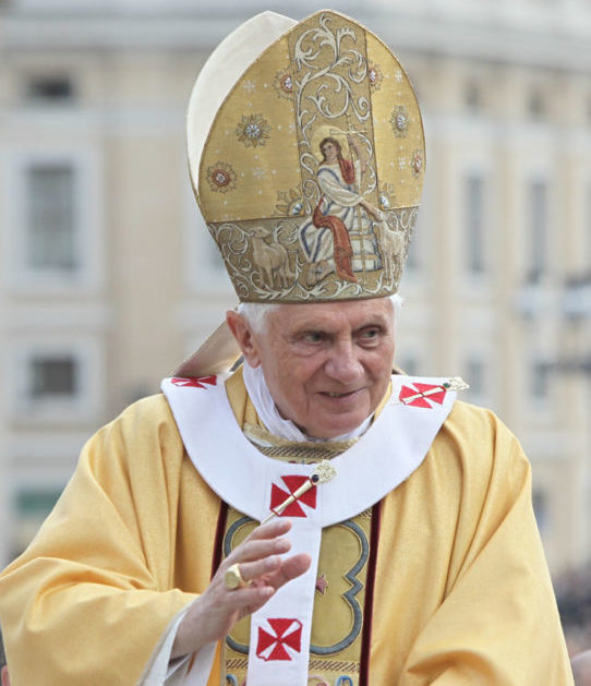 O veículo era tido como especial porque estava registrado no nome do Papa Bento XVI.