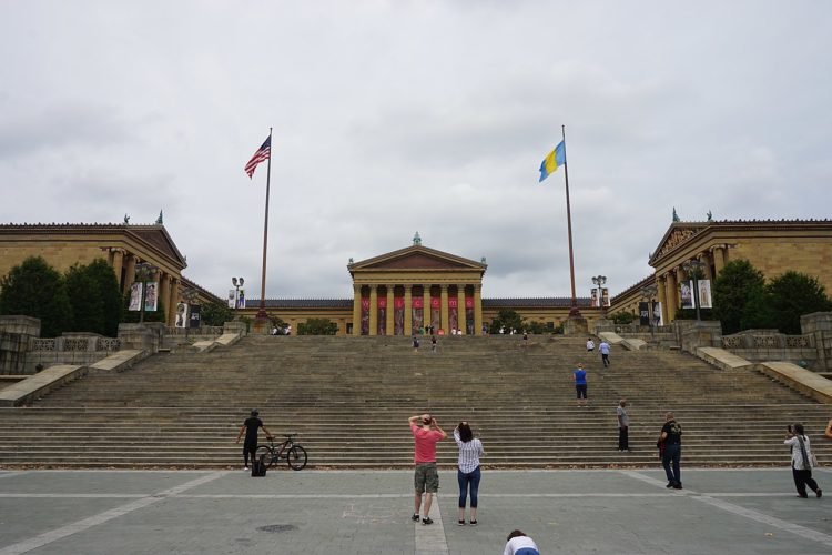 O Liberty Bell, o Independence Hall e o Museu de Arte da Filadélfia (famoso pela "Escadaria Rocky") são apenas algumas das atrações mais marcantes da cidade da Filadélfia.