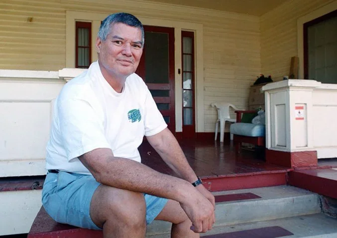 Samuel, pai de Keanu, viajava muito a trabalho e, em uma dessas viagens, não voltou mais ao Líbano, abandonando a família. Ee foi preso por tráfico de heroína no Havaí. O ator só voltou a vê-lo quando era adulto, já famoso.