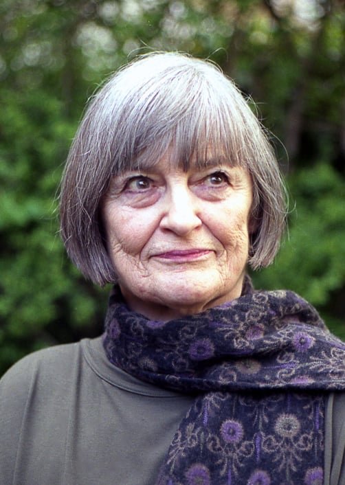 Vivian Pickles - 93 anos - Ela participou do filme de Russell sobre Isadora Duncan, em 1966, e recebeu vários prêmios por sua atuação, incluindo Melhor Atriz no Festival Internacional de Monte Carlo. 