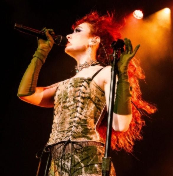 Chappell Roan Ã© o alter ego drag de Kayleigh Amstutz, e por um tempo ela tentou manter essas duas identidades separadas.