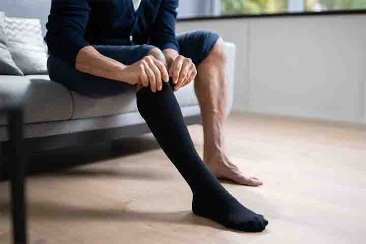 As meias possuem área do calcanhar mais macia e cinta com silicone na altura da coxa nos modelos 7/8, para proporcionar maior conforto, que não permite que enrolem.