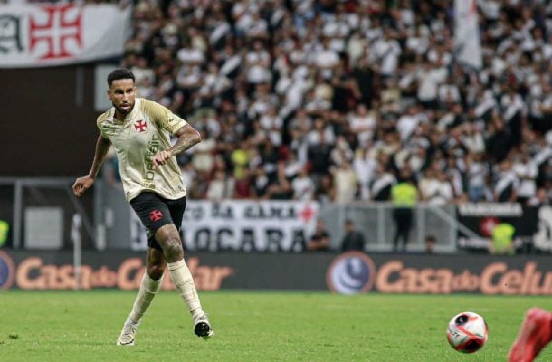 Clubes dos Estados Unidos demonstram interesse em Jair, do Vasco