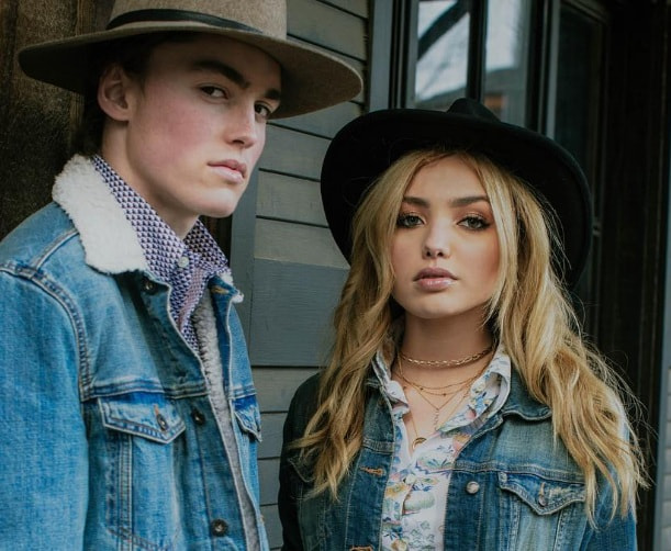 Peyton List e Spencer List - Uma das estrelas da Disney, a atriz Peyton List tem um irmão gêmeo que segue a mesma carreira, tendo participado da famosa série "Law & Order".