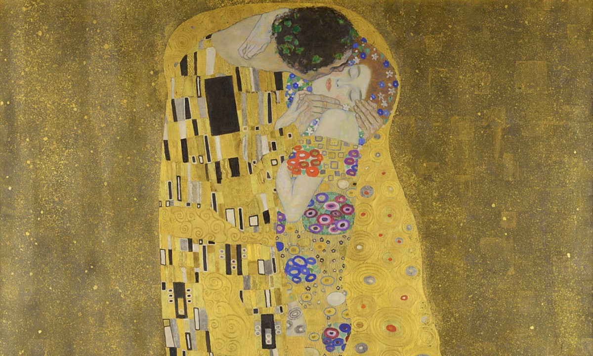A pintura 'O beijo' (1907), de Gustav Klimt, retrata amor, intimidade, e sexualidade entre amantes 