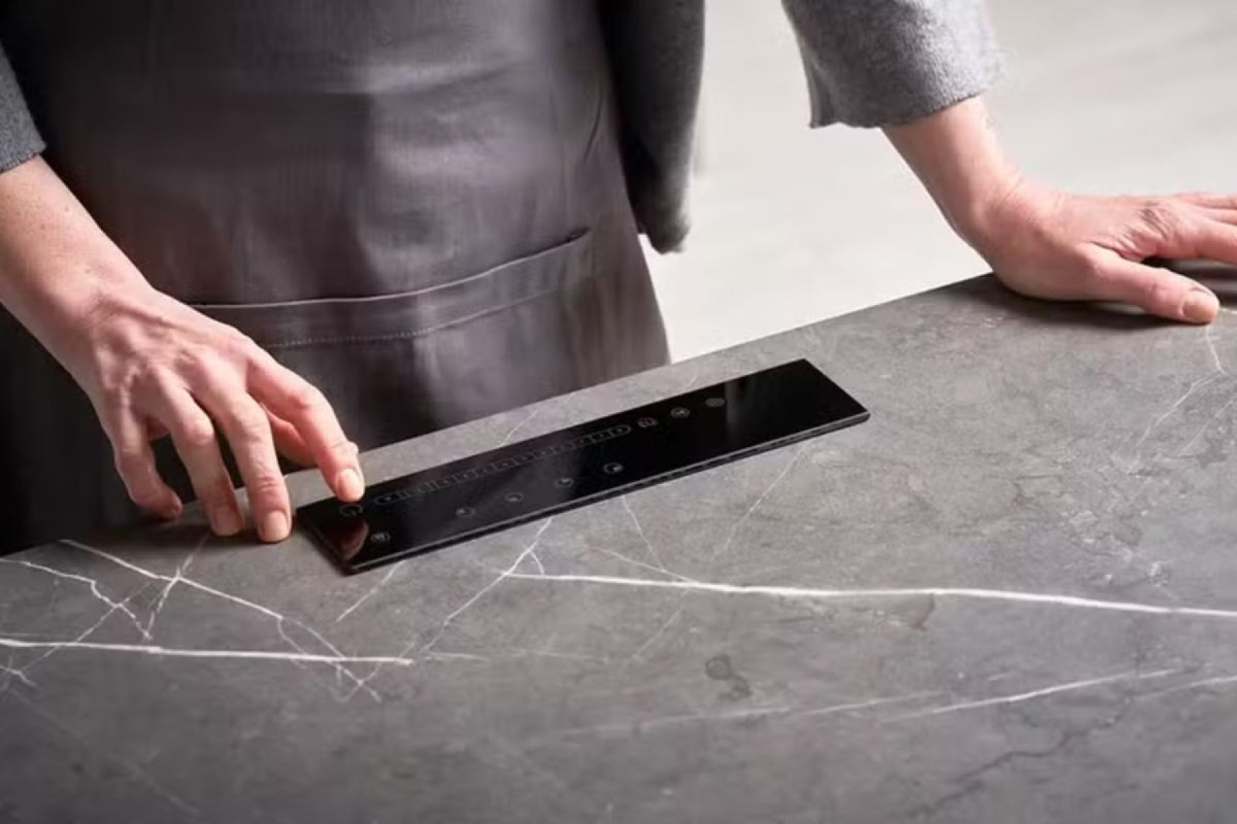 O cooktop invisível apresenta vantagens e desvantagens e cabe você analisar e escolher o que mais adequa na sua rotina cooktop invisível