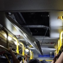 BH: passageiros reclamam de ar condicionado ‘pendurado’ no teto de ônibus - Reprodução/redes sociais 