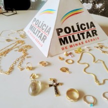 Funcionária que furtava joias de patroa para vender é presa em Minas - Polícia Militar/Divulgação