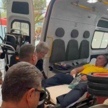 Padilha celebra uso de ambulância do Samu para atender Bolsonaro - Reprodu&ccedil;&atilde;o/Redes sociais