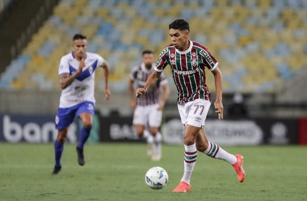 PAULO BAYA - Tentou algumas jogadas individuais, mas ainda precisa melhorar as tomadas de decisÃµes. NOTA: 5,5 - Foto: Marcelo GonÃ§alves/Fluminense