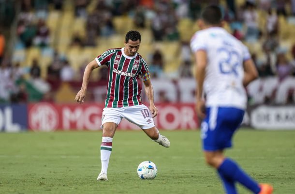 GANSO - Apesar da falta de ritmo, mostrou a visÃ£o de jogo e classe de sempre com bons passes. Cometeu erros que nÃ£o costuma cometer, mas quando acertou encontrou bons espaÃ§os e gerou jogadas perigosas. NOTA: 6,5 - Foto: Marcelo GonÃ§alves/Fluminense