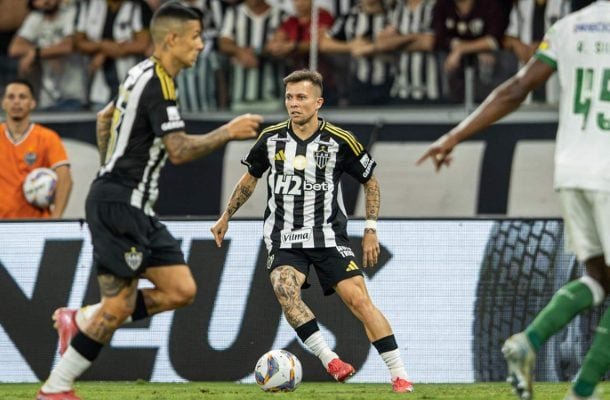 BERNARD - Mesmo com a goleada (entrou quando estava 4 a 0), não conseguiu fazer boa partida. Apagado em campo - Nota 5,0 - Pedro Souza/Atlético