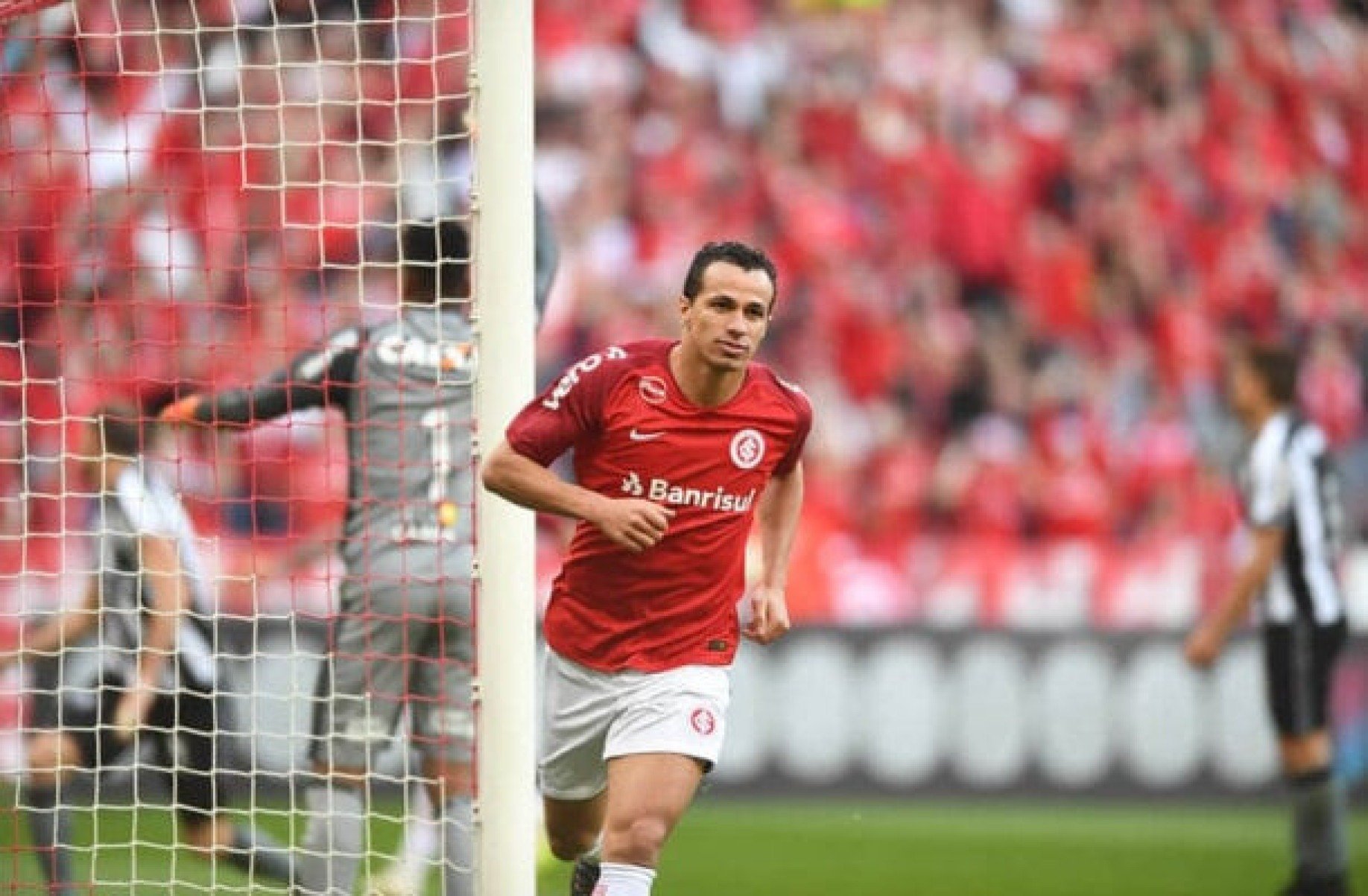 Leandro Damião anuncia aposentadoria dos gramados