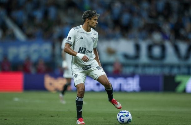 GUSTAVO SCARPA - Deu bons passes e foi premiado com um gol de pênalti, o quarto da goleada  Pedro Souza/Atlético