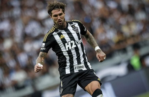 LYANCO - Quase marcou um golaço de fora da área e, claro, foi pouco exigido no ataque - Nota 7,0 - Pedro Souza/Atlético