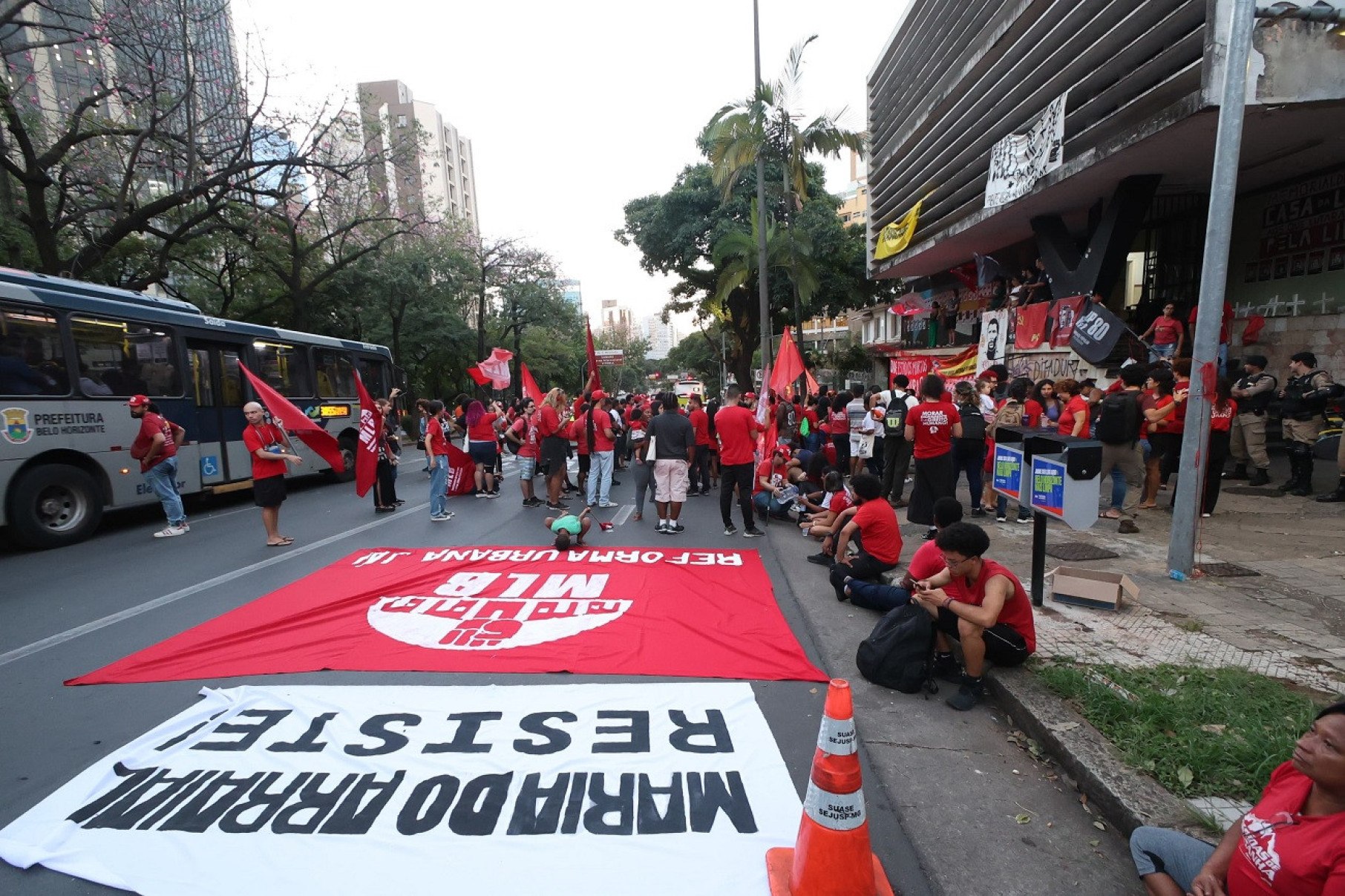 Imóvel que abrigou o Dops em BH está ocupado por movimentos sociais desde a terça-feira da semana passada (1º/4)-Marcos Vieira/EM/D.A.Press