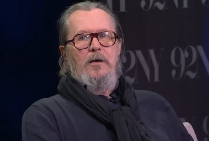 Em 1997, Gary Oldman se casou pela 3ª vez, com a modelo e fotógrafa Donya Fiorentino. Eles tiveram dois filhos. O casamento terminou de forma dramática em 2001, quando ela o acusou de agressão doméstica durante uma briga.