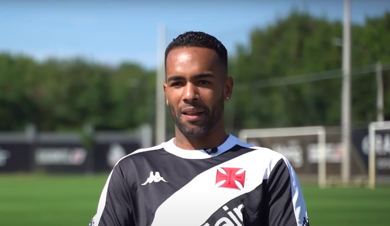 TEIXEIRA  - Entrou para receber o cartão amarelo. Coadjuvante - NOTA: 5,0 - Foto: Reprodução de TV do Vasco 