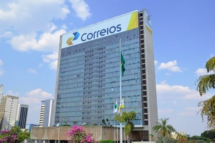 Para compensar perdas financeiras, os Correios anunciaram a criação de um marketplace próprio em parceria assinada na quarta-feira (2/4).