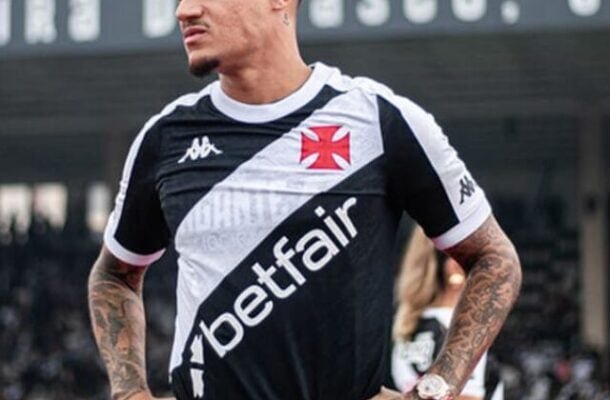 COUTINHO - Chamou o jogo para si em vários momentos e demonstrou personalidade. Por pouco, quase não marca um golaço da entrada da área. O goleiro voou para defender. Saiu, no segundo tempo, para a entrada de Payet - NOTA: 7,0 - Foto: Leandro Lima/Vasco 