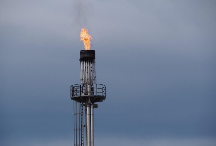 O pesquisador também destacou outros fatores do aquecimento global, como o metano – cerca de 83 vezes mais prejudicial que o dióxido de carbono, liberado principalmente na extração de gás natural. 