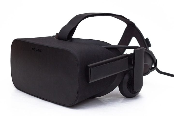 Um marco importante foi o Oculus Rift, inicialmente um projeto independente financiado por crowdfunding em 2012. 