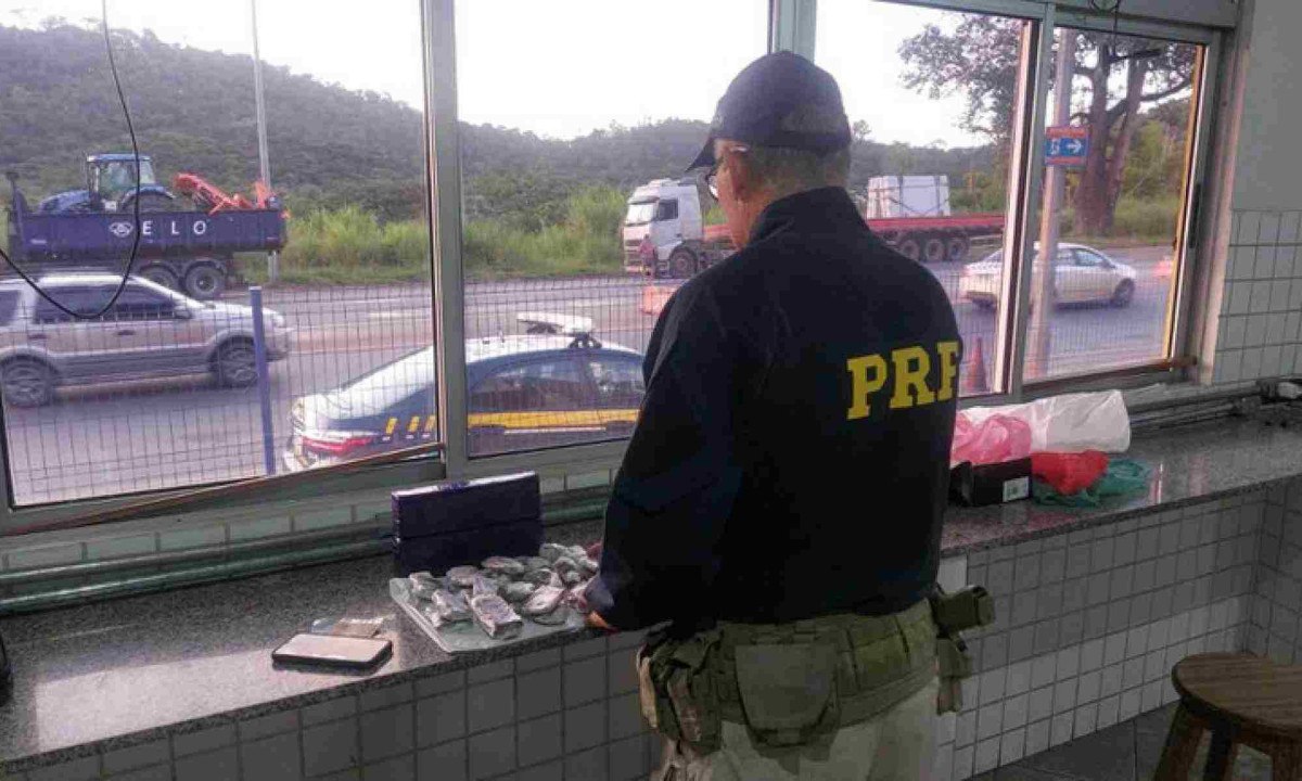 Abordagem aconteceu no km 454 da BR 381, em Belo Horizonte -  (crédito: PRF/Divulgação)