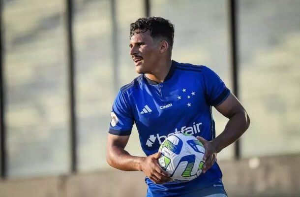 KAIKI BRUNO - Foi importante para a construção do gol de Kaio Jorge. Deixou a desejar ao receber um cartão desnecessário, mas no todo, foi bem. NOTA 5.5