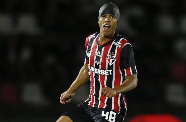 RYAN FRANCISCO - Pedido pelos torcedores, o atacante entrou na reta final e não conseguiu aparecer bem na partida. Nota: 6 - Foto: Miguel Schincariol/São Paulo