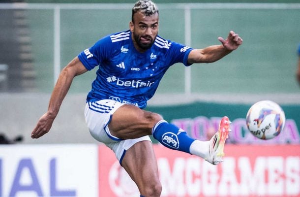 FABRÍCIO BRUNO - Fez uma boa partida e foi um dos destaques, principalmente pelo domínio do jogo aéreo. NOTA 6,5