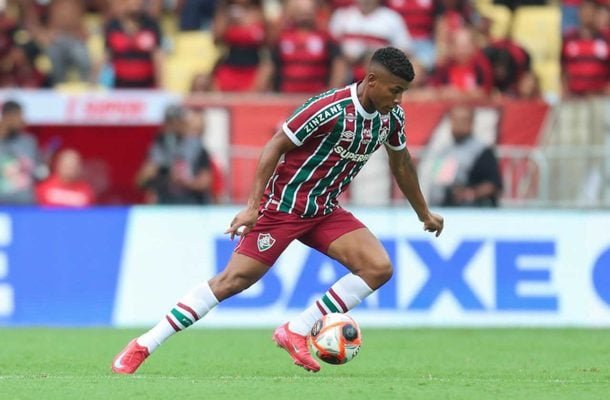 HÉRCULES - Foi o jogador que menos apareceu do meio de campo do Tricolor. Deixou o jogo no intervalo para intensificar a marcação com a entrada de Neymar. Nota: 6 - Foto: Marcelo Gonçalves/FFC
