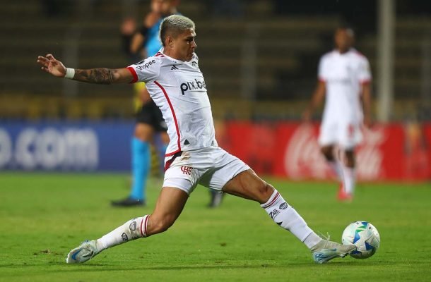 LUIZ ARAÚJO - Também entrou no fim. Fica, portanto, SEM NOTA. Foto: Gilvan de Souza/Flamengo