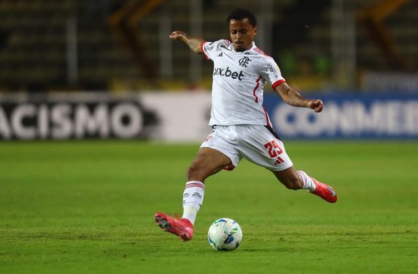 ALLAN - Outro que entrou no fim. Fica, portanto, SEM NOTA. Foto: Gilvan de Souza/Flamengo