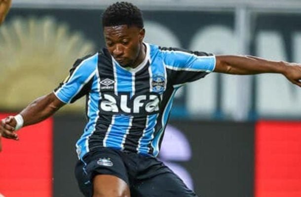 AMUZU - Pouco depois de entrar, viu o Flamengo fazer o segundo gol, o que deu uma ducha de água fria no time da casa. Ainda assim, tentou jogadas pela esquerda - sem muita efetividade. NOTA 6,0. Foto: Lucas Uebel / Grêmio FBPA