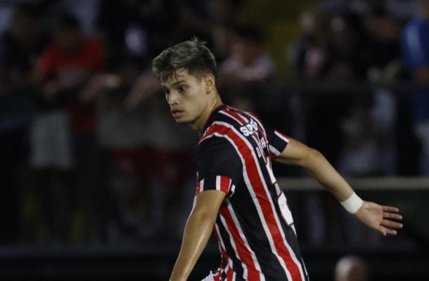 BOBADILLA - O paraguaio entrou no intervalo e não conseguiu se destacar, sendo mais um que falhou no lance do gol de empate. Nota: 5,5 - Foto: Rubens Chiri/São Paulo